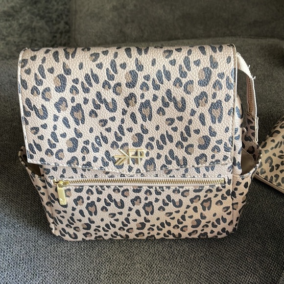 Freshly picked mini classic bag & zip pouch wallet. - Picture 6 of 9